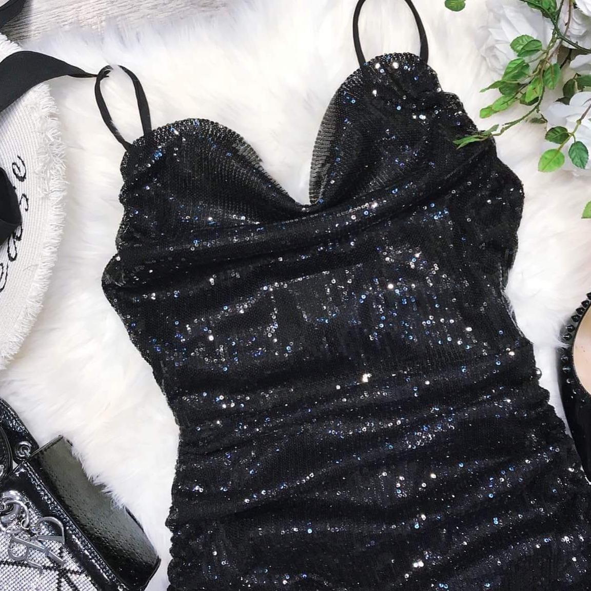 đầm body kim sa 2 dây cổ đổ