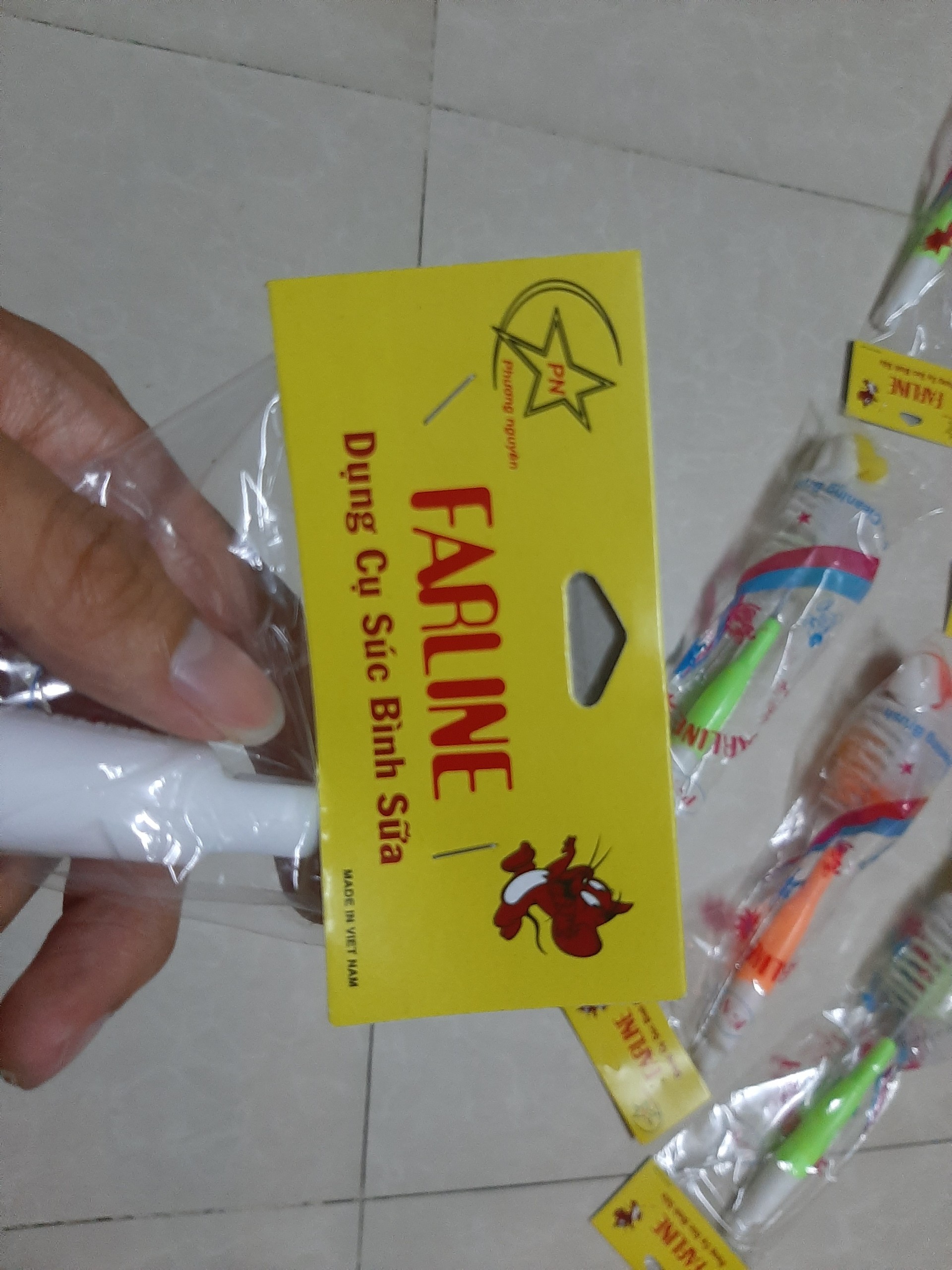 Cây cọ súc bình sữa cho bé