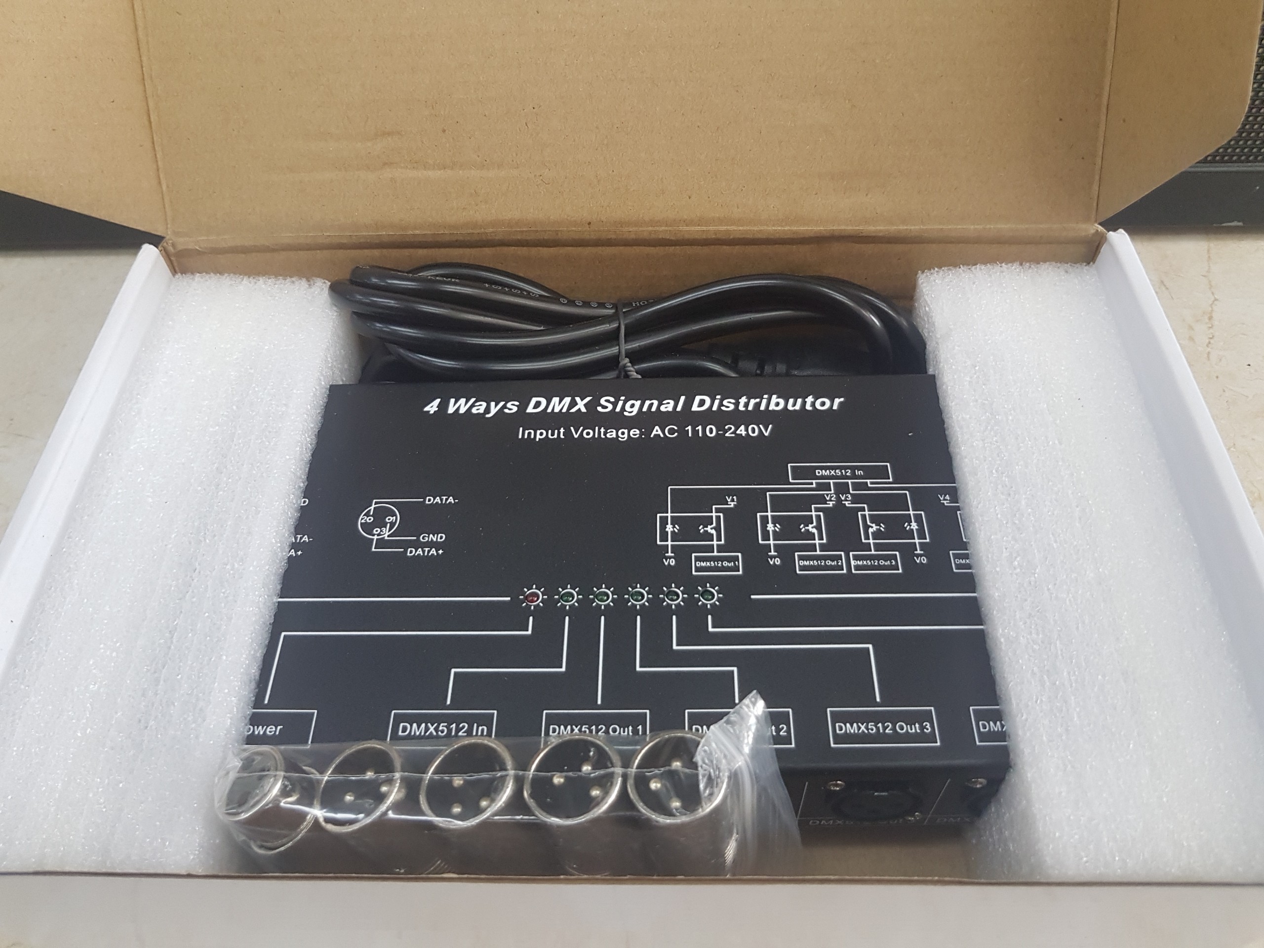 [HCM]Bộ khuếch đại tín hiệu DMX vào 1 ra 4 ( 4 Way DMX Signal Distributor)