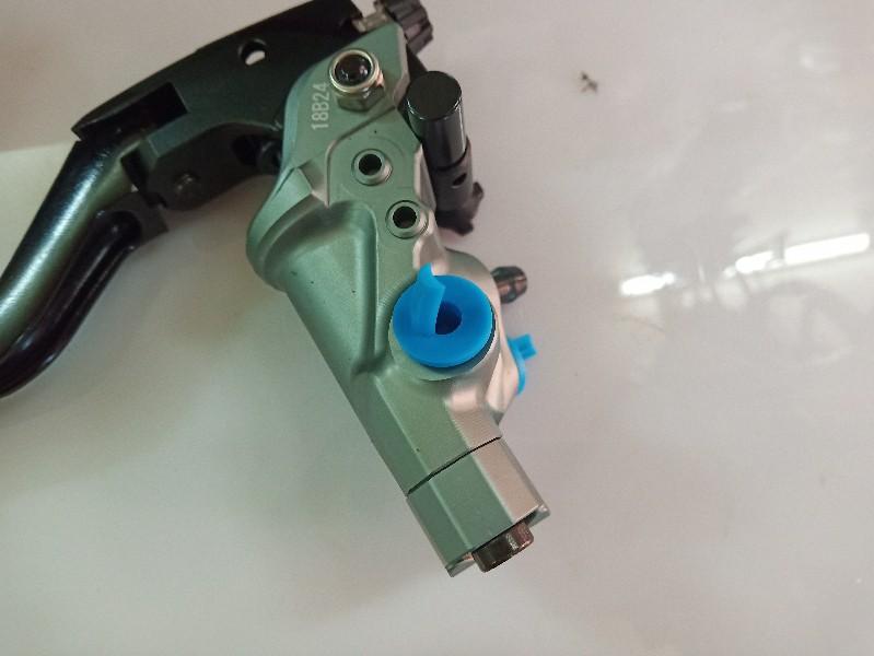 Tay dầu Bremb bên phải tay CNC sản phẩm chất lượng cao