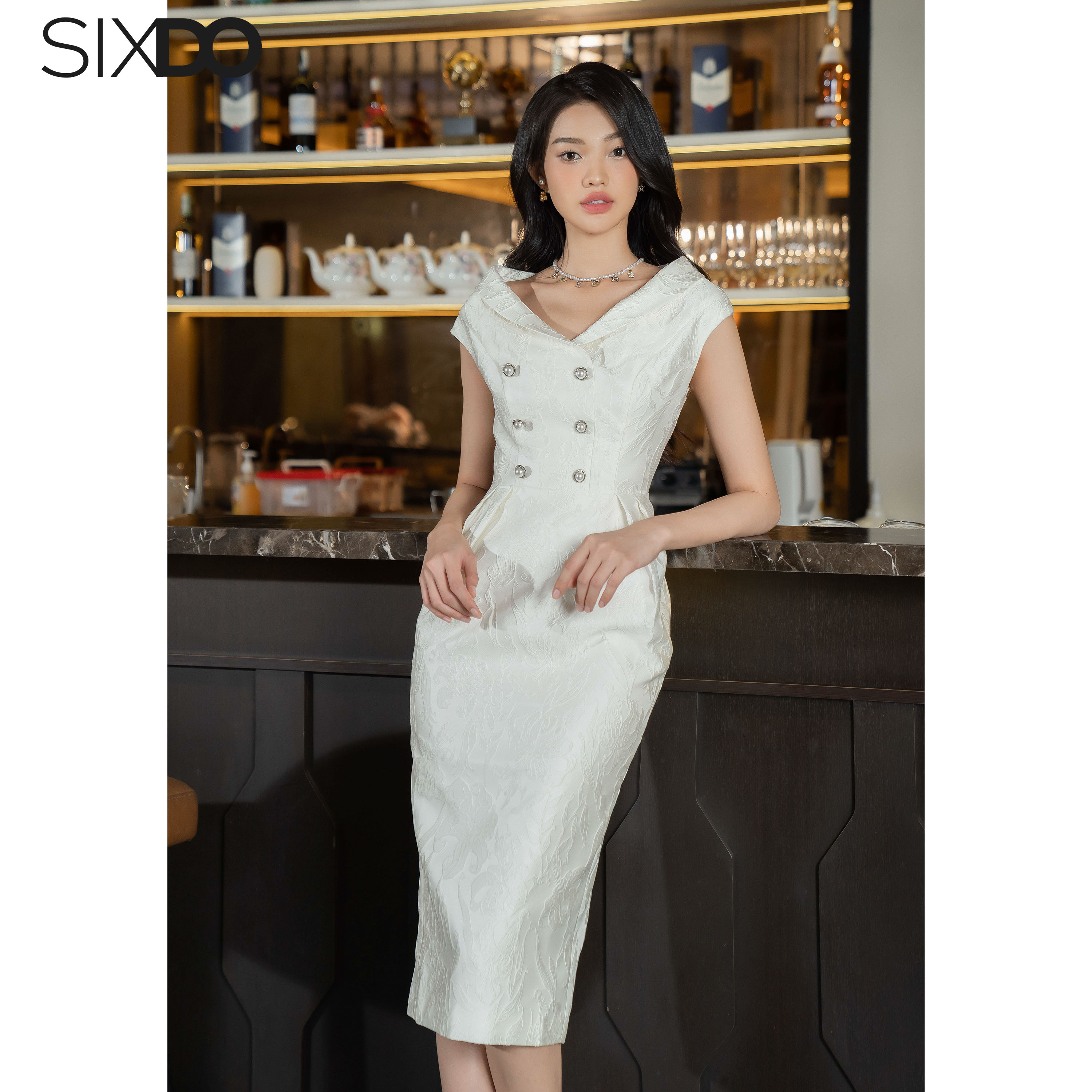 Đầm gấm trắng in hoa SIXDO (Off-white Midi Brocade Dress)