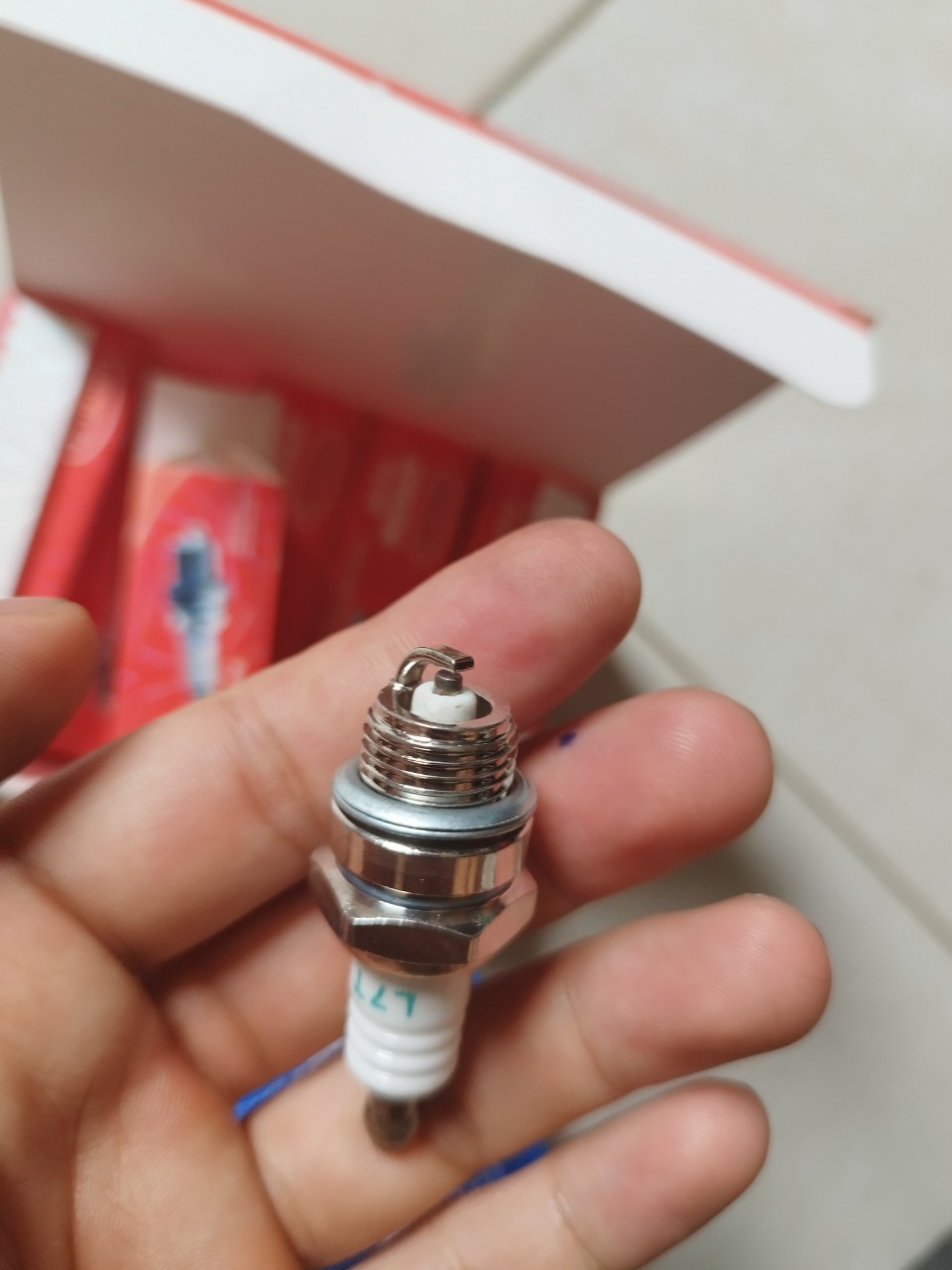 Bugi Đánh Lửa Có Điện Trở Chuyên Dụng Cho Máy Cưa, Cắt Cỏ 2 Thì JIDICH Spark Plug