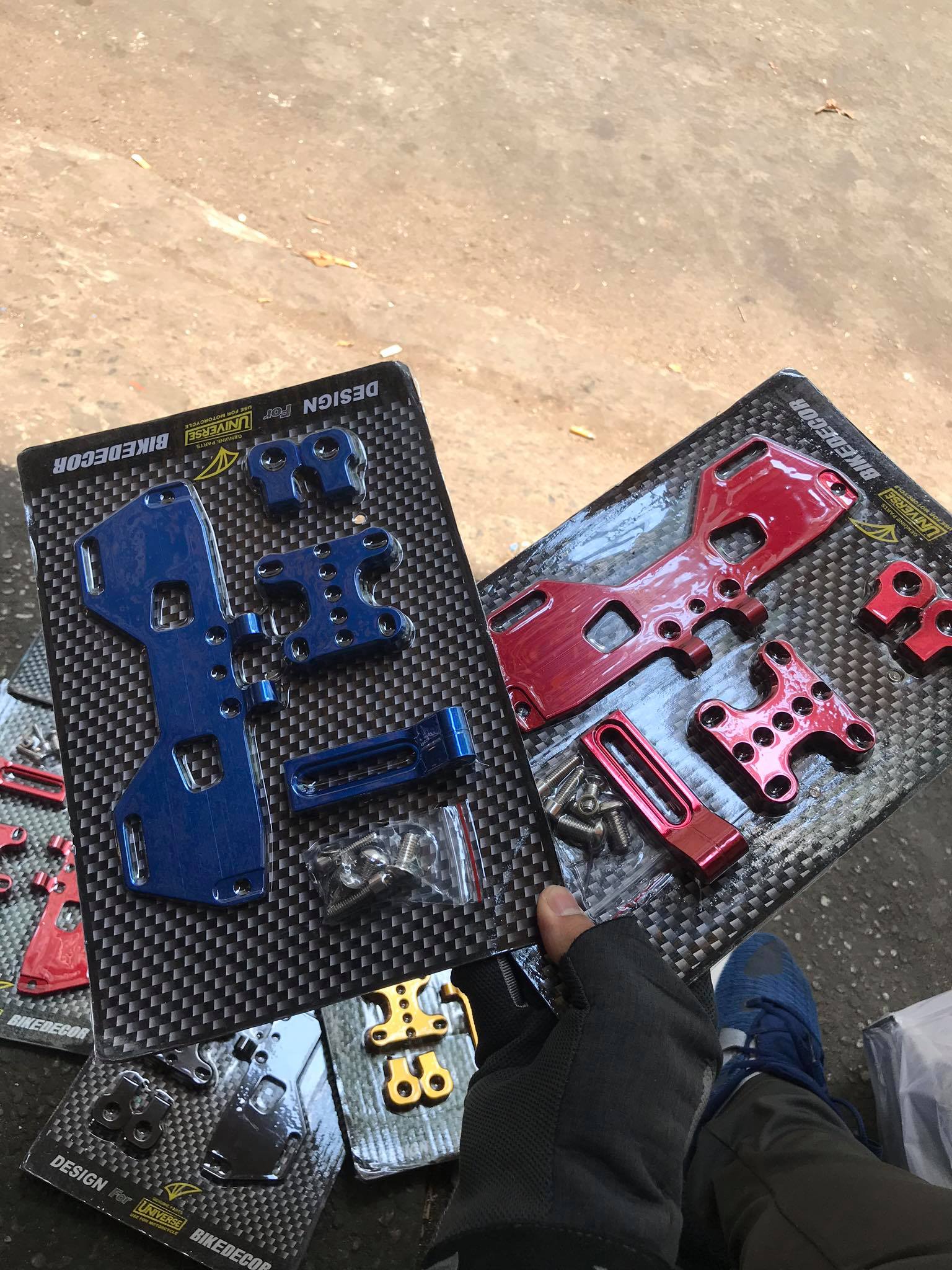 Bát biển số gập R15 và TFX ( treo biển số gập )