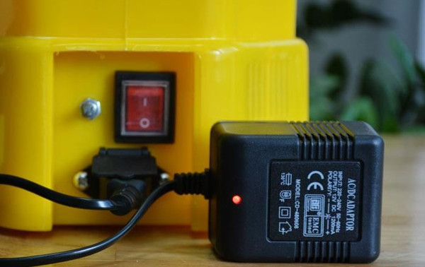 [HCM]Bình phun xịt điện COV 16 (Con Ong Vàng 16 Lít đeo lưng)
