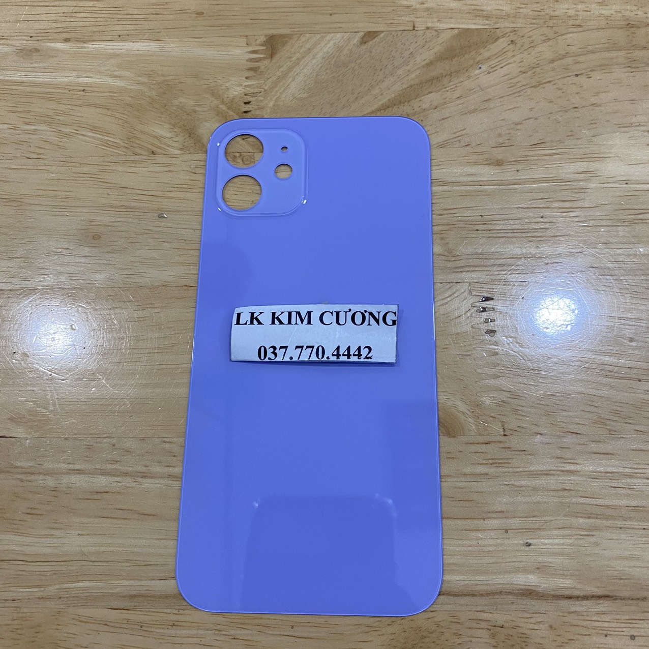 Mặt lưng LỖ TO thay thế cho ip 12