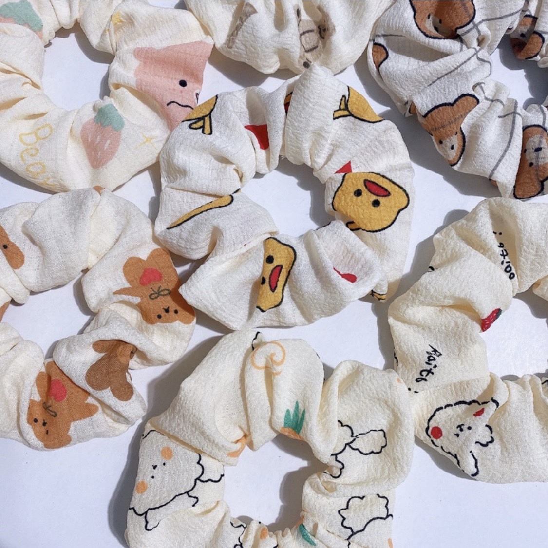 Scrunchies cột tóc, buộc tóc tiểu thư hình gấu màu be dễ thương