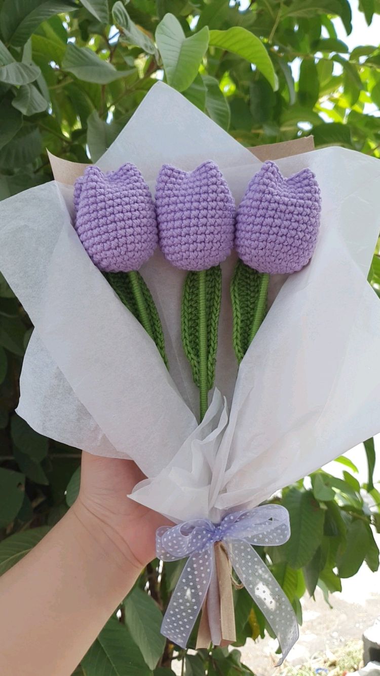 Hoa tulip tròn bằng len handmade (1 bông)