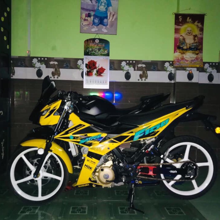 Tem rời Satria dán xe vàng chữ Xanh