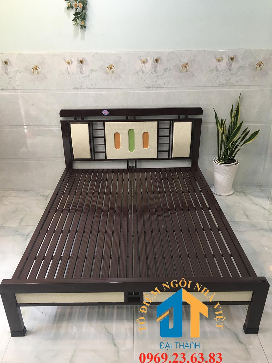 Giường  sắt kiểu gỗ cao cấp 160X200X10 – DT04 tạo cảm giác sạch sẽ,  Giường  sắt dễ lau chùi, làm vệ sinh