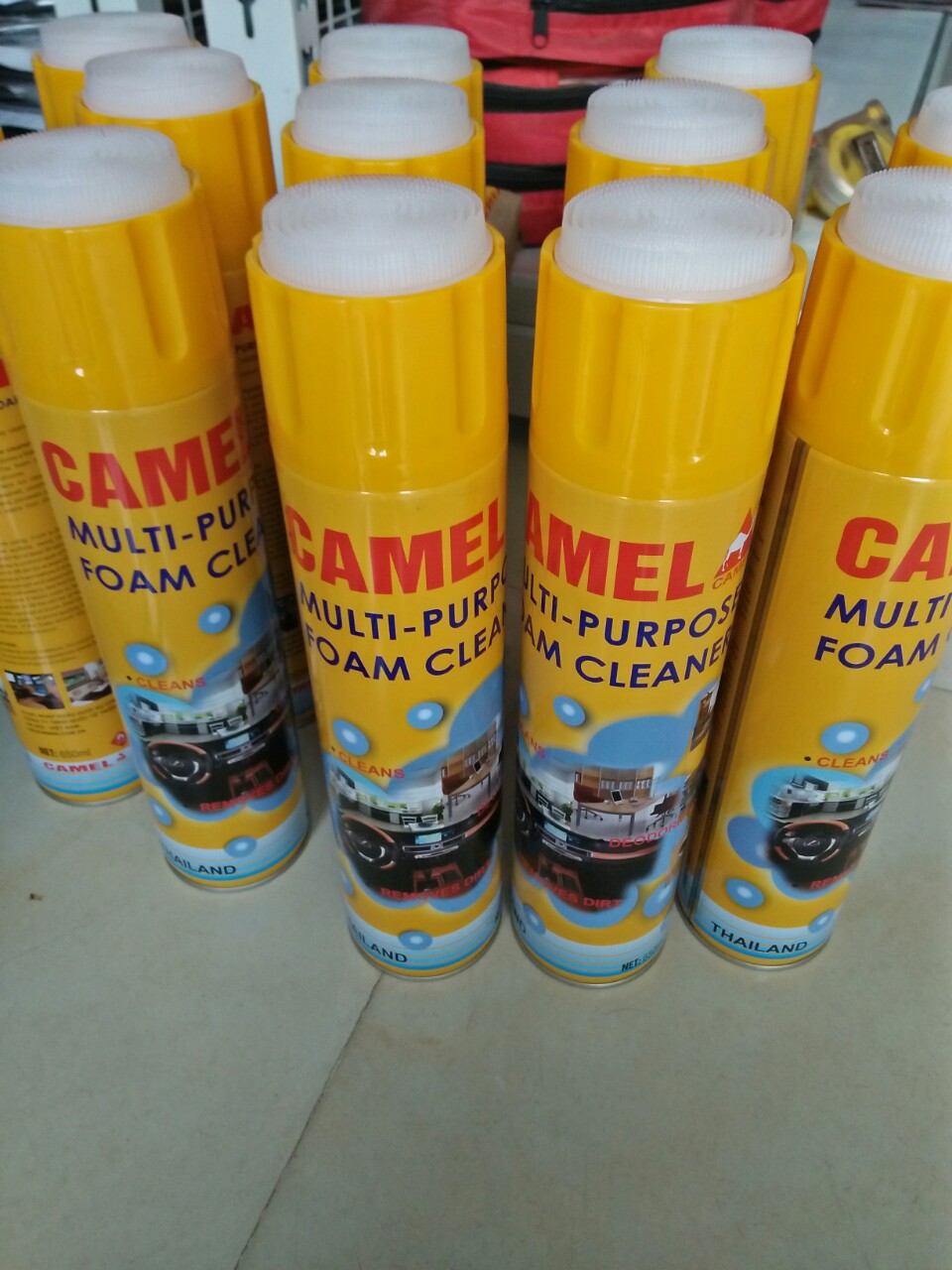 chai bình xịt tẩy nội thất Ô tô Camel 650ml