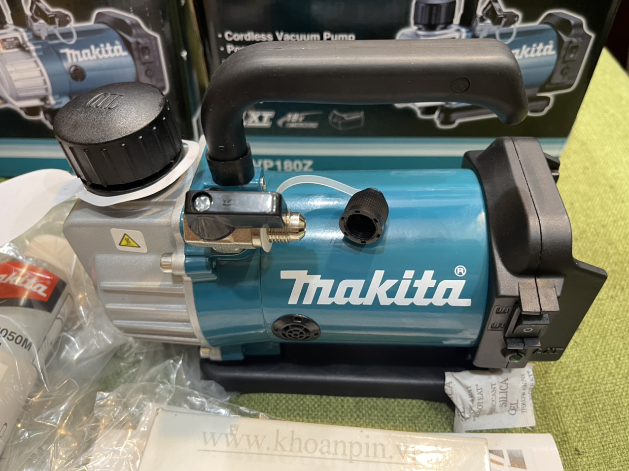 Máy hút chân không Makita DVP180Z