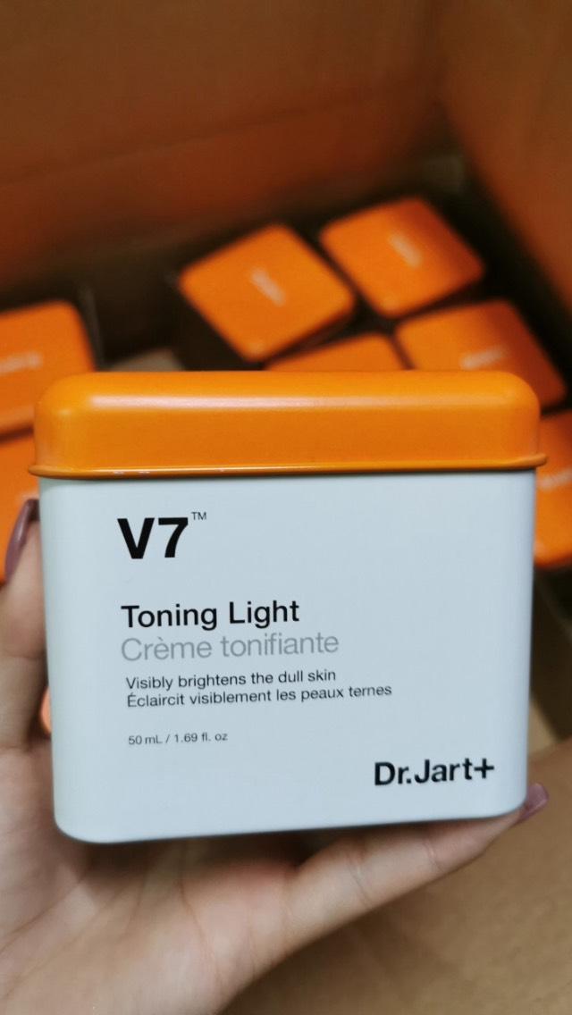 [Deal sốc] Kem Dưỡng Da V7 Toning Light Dr Jart Data 2022