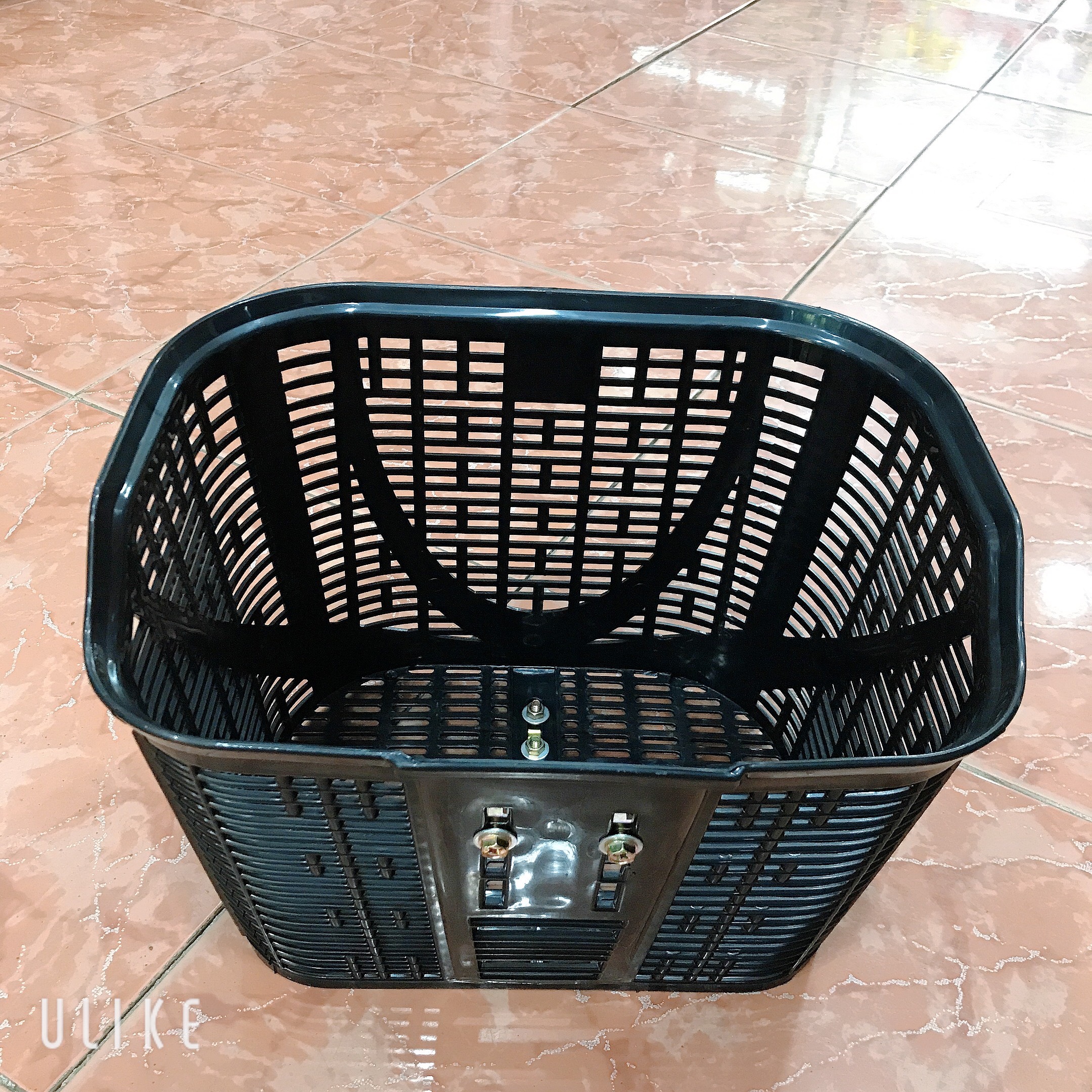 Giỏ xe đạp, rổ xe đạp nhựa thông dụng {kèm đai ốc}