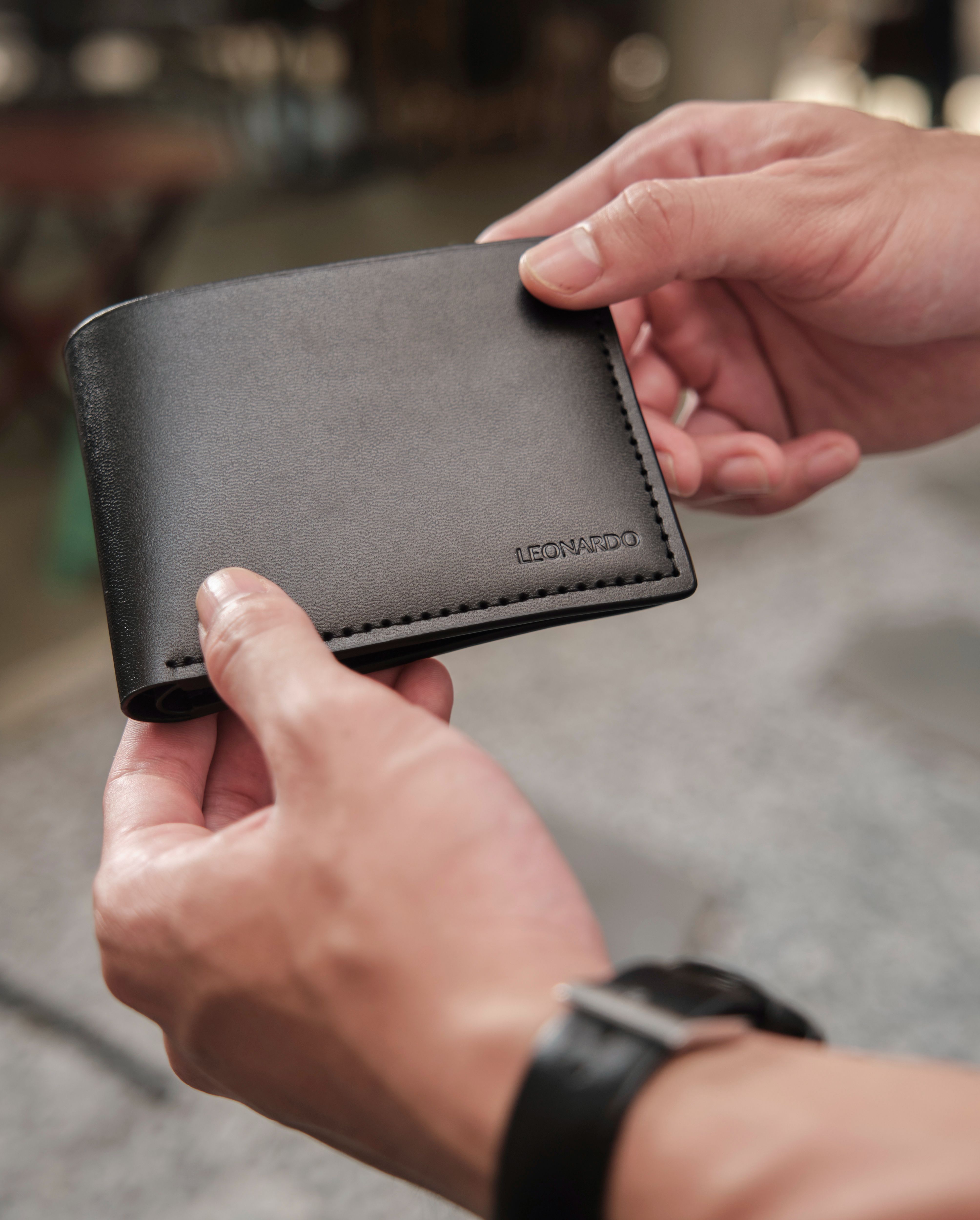 Ví Da Nam Gập Đôi (2 Dáng) Leonardo Victor Wallet, Da bò cao cấp