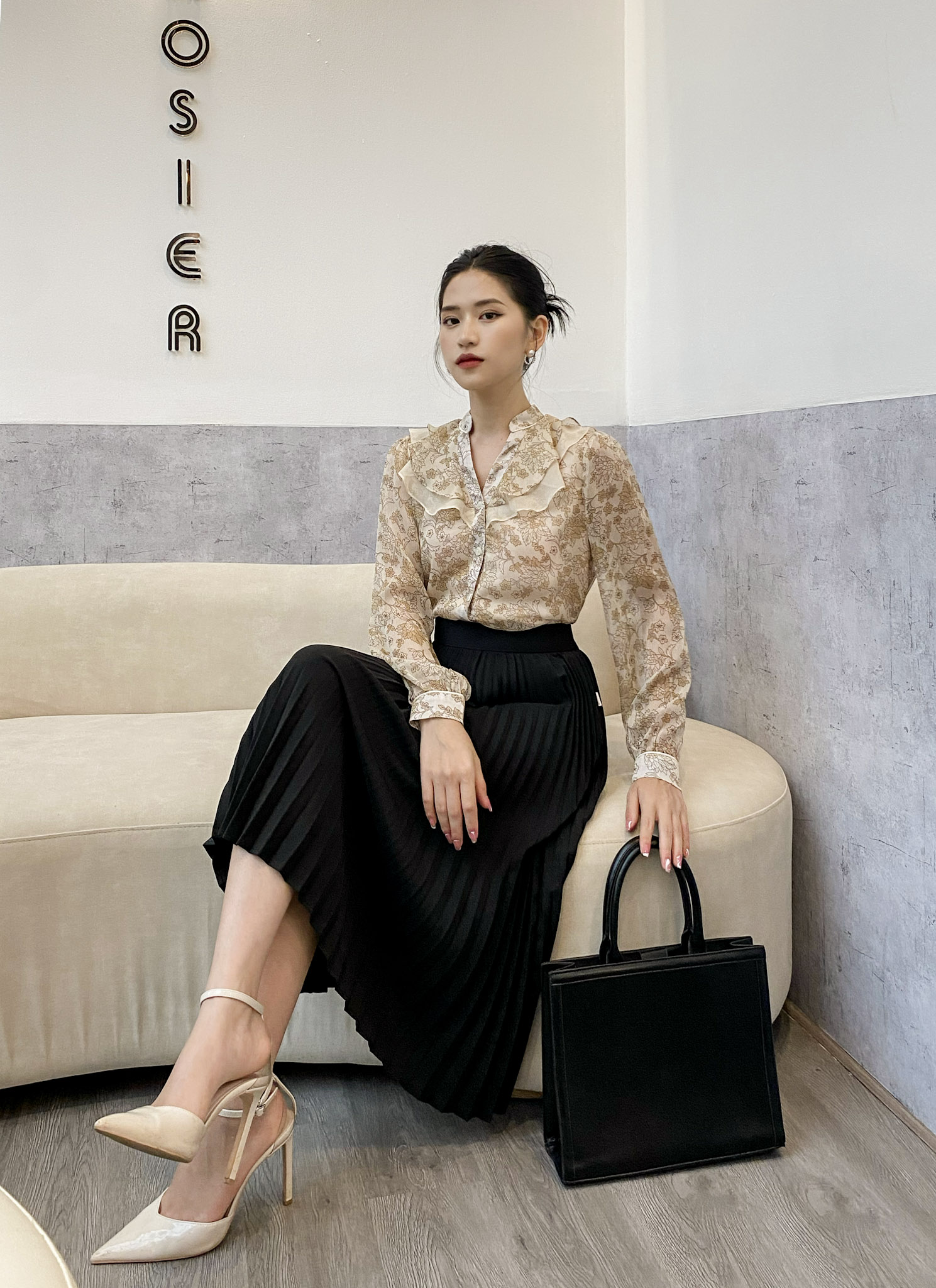 LALYA_CV109_Chân váy dập ly xòe quạt-Đen