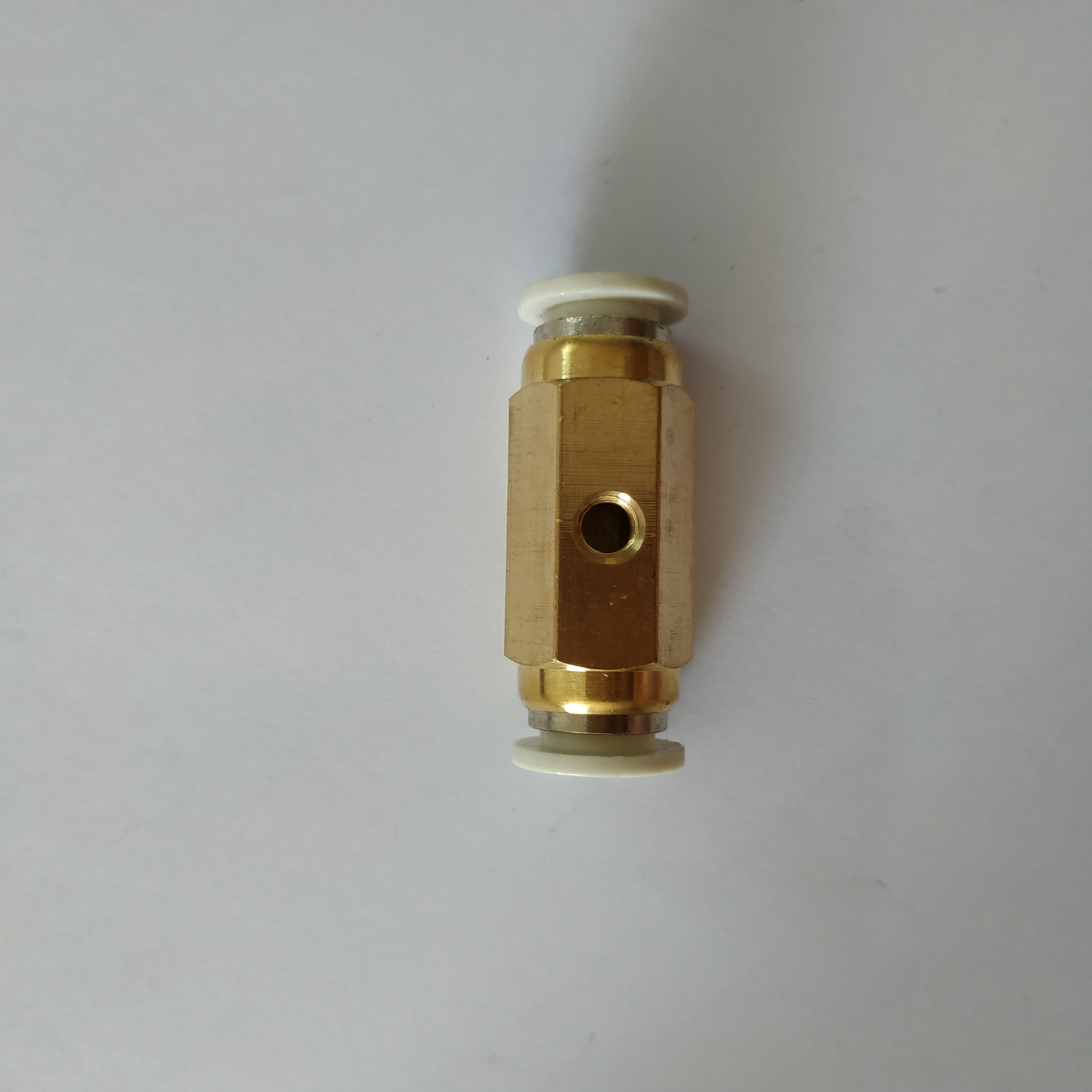 Đế béc phun sương giữa nối ống 8mm