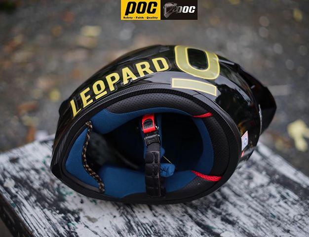 Tem dán nón bảo hiểm Leopard vàng