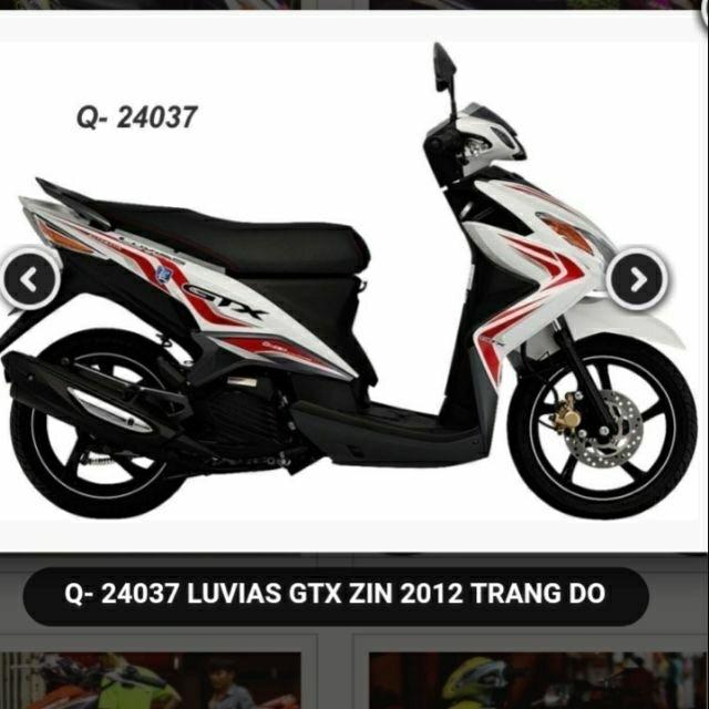 tem rời luvias GTX đỏ dán xe trắng