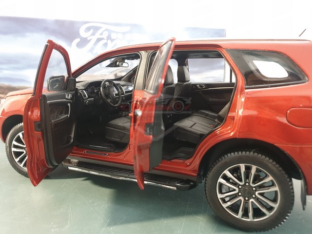 [HCM]Xe mô hình Ford Everest tỉ lệ 1:18