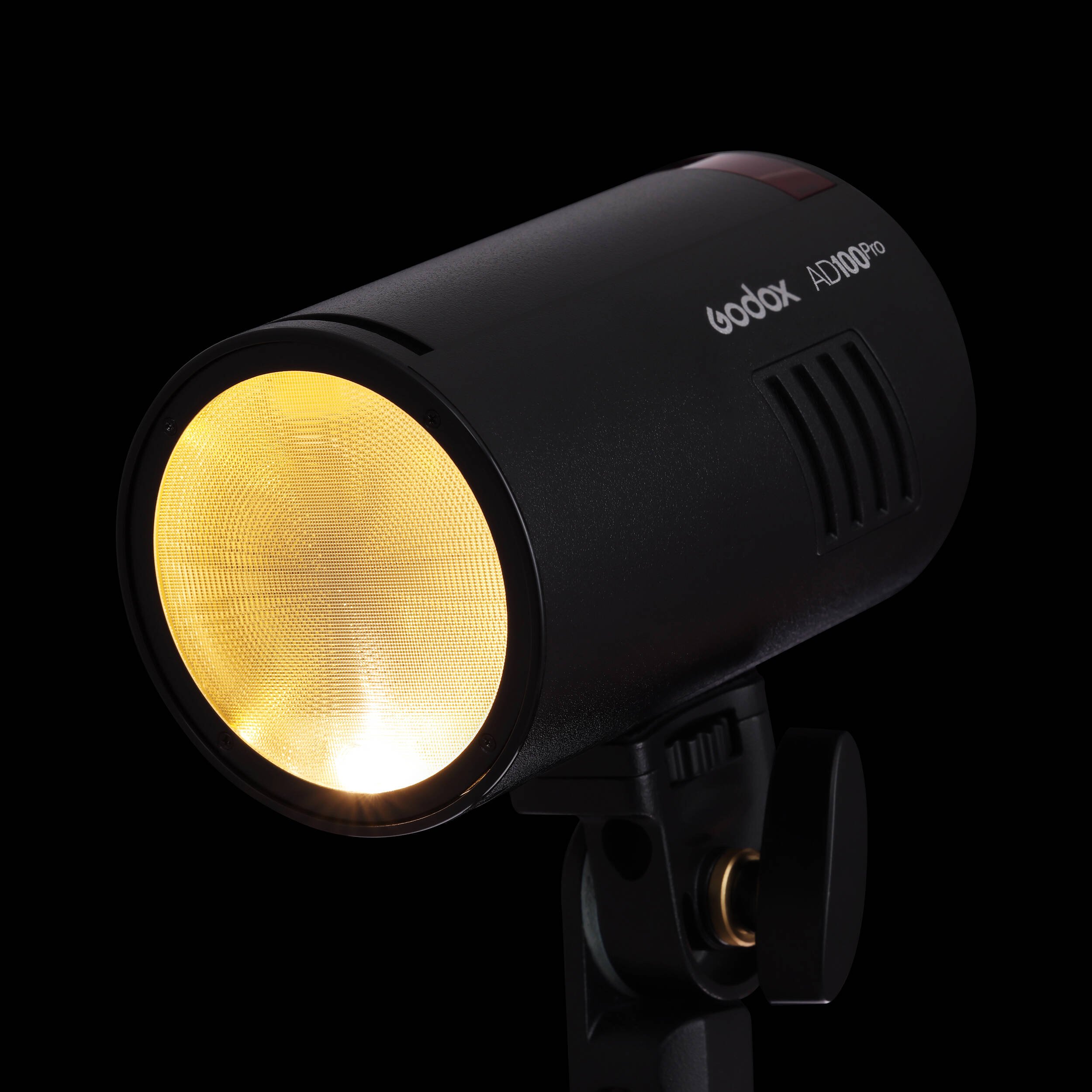 Đèn Flash Godox AD100 Pro kèm bộ tản sáng AK-R1