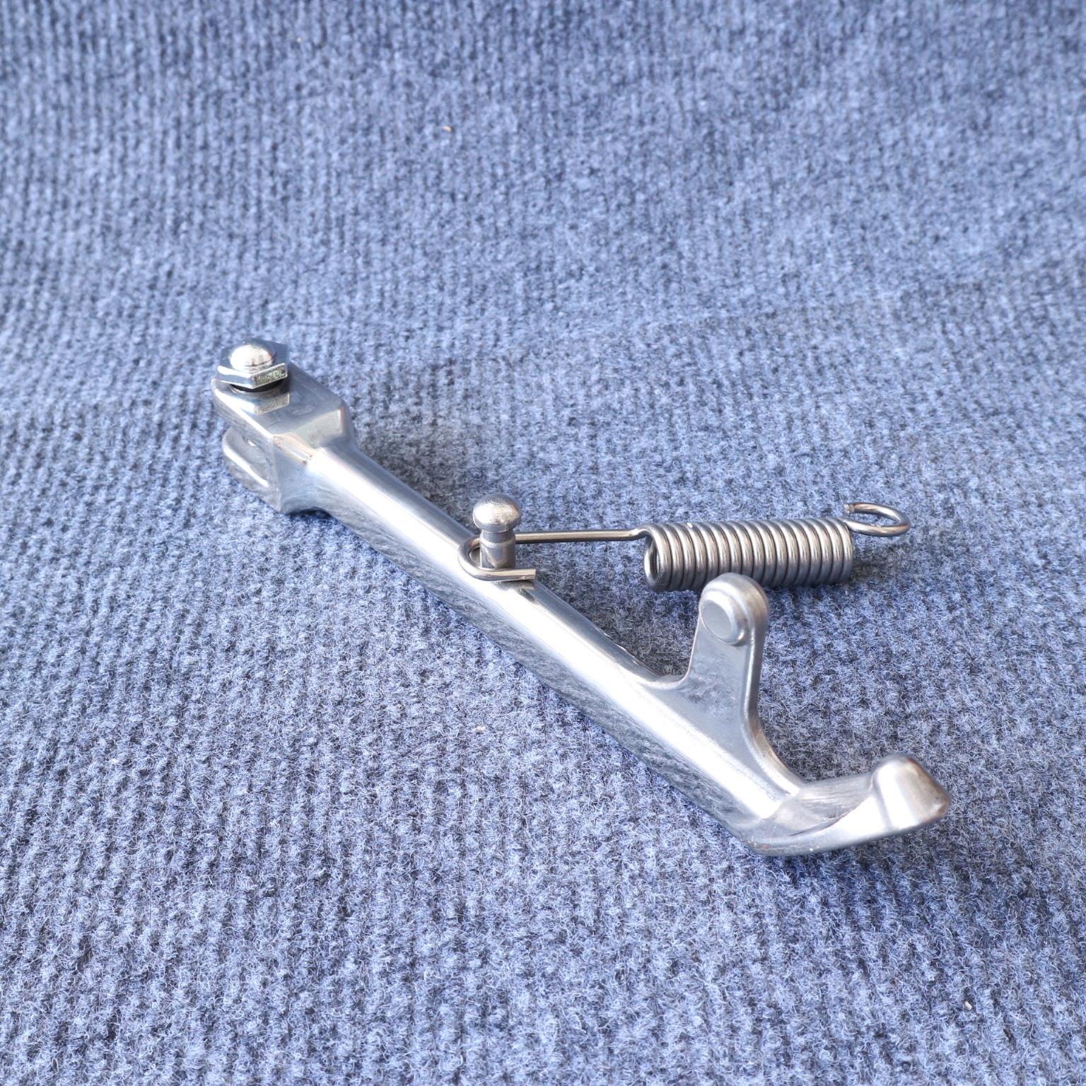 Chân chống xe máy INOX 304 SÁNG BÓNG nguyên khối cao cấp ( Màu bạc)