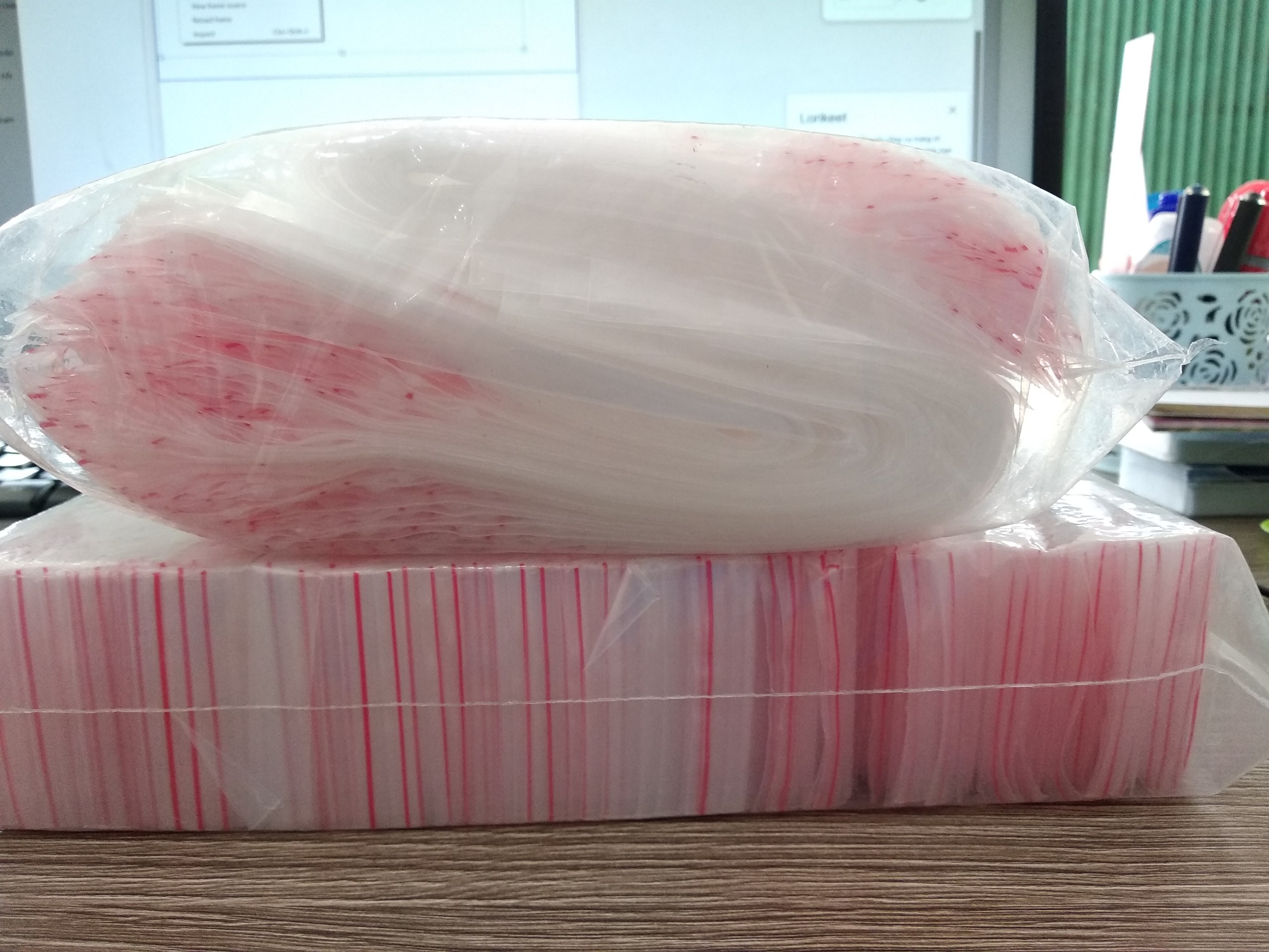( RẺ BẤT NGỜ ) 1kg Túi Zipper Chỉ đỏ