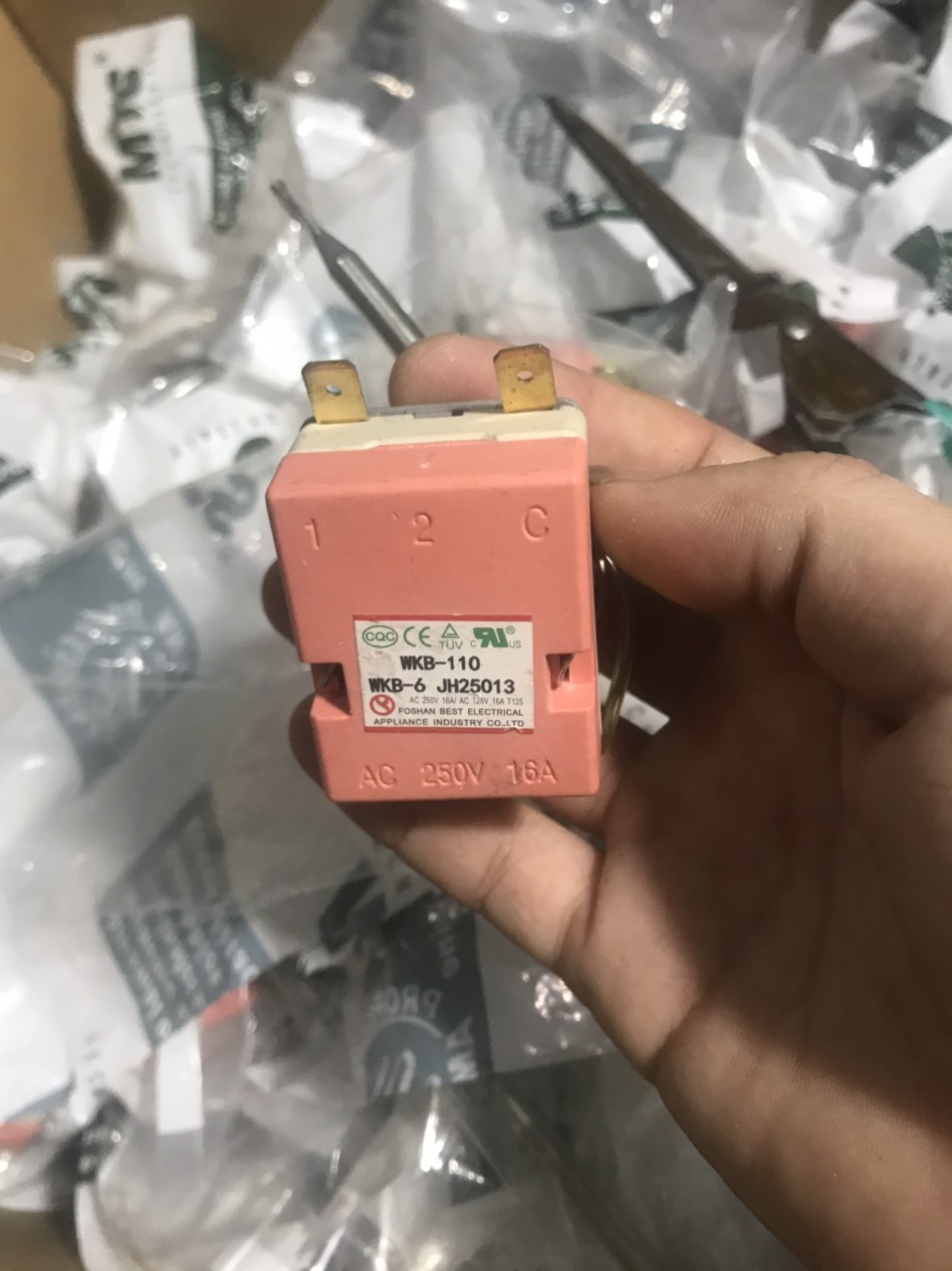 Rơ le Nhiệt Bình Nóng Lạnh