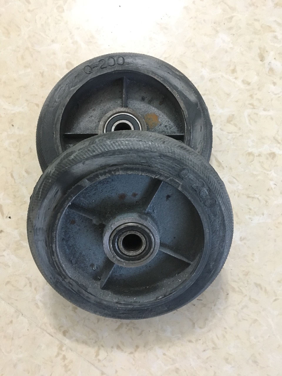 200 diameter bearing wheel, cast iron core rubber wheel, trolley wheel, high-quality pull wheels, durable