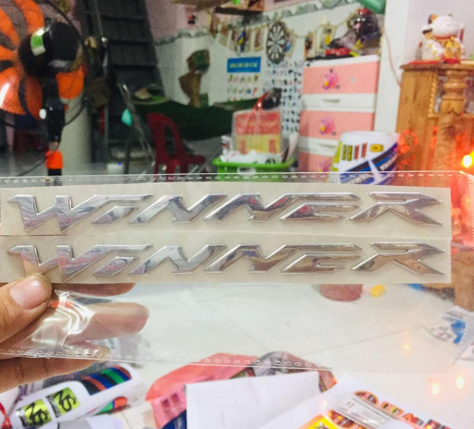 logo chữ winner trắng