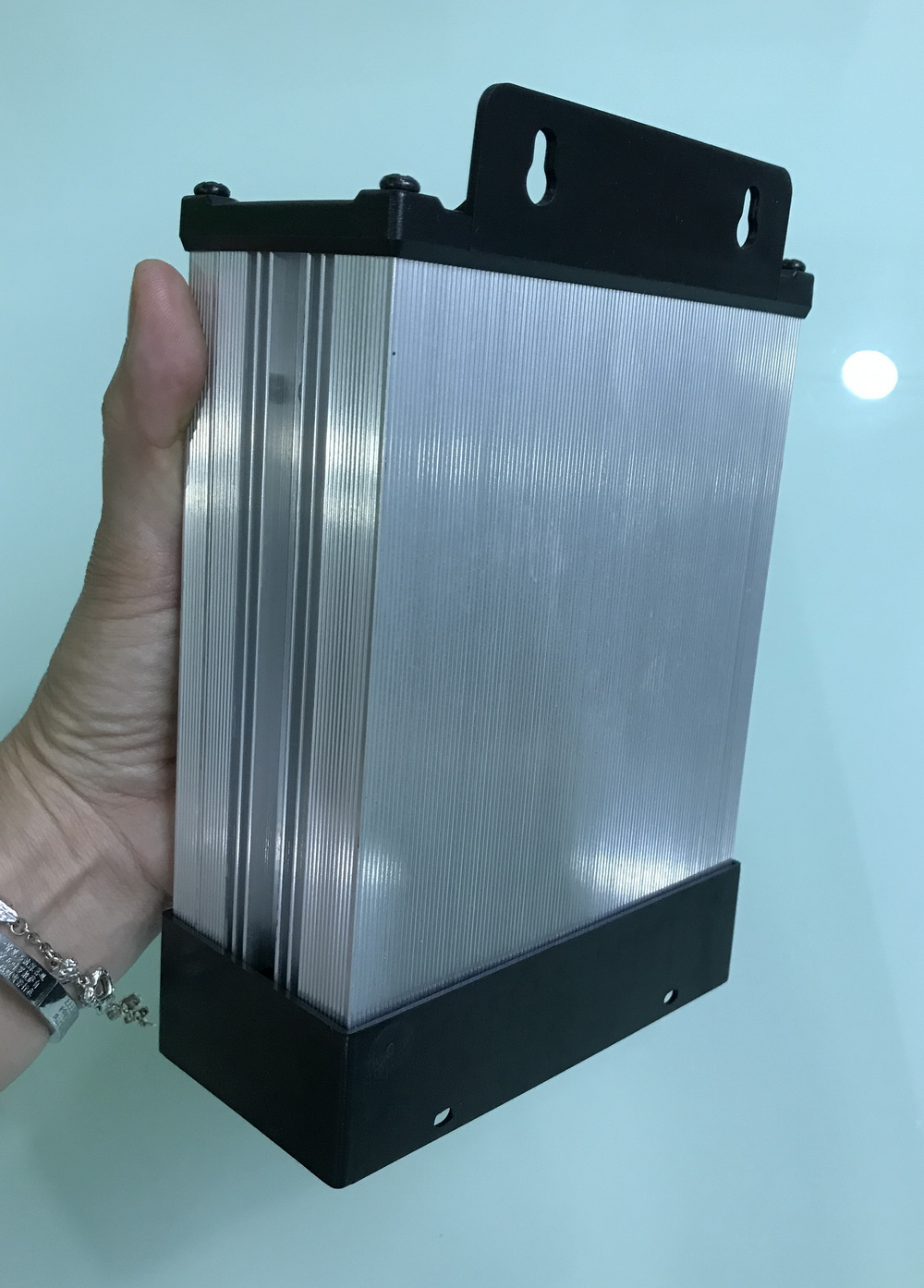 Nguồn 5V70A ngoài trời, mã số LAD01