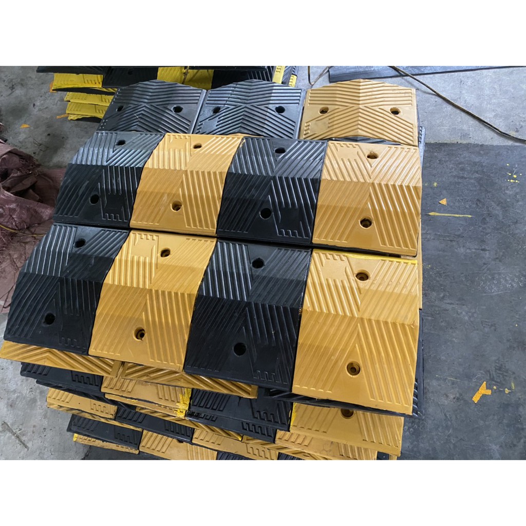 Gờ Giảm Tốc Cao Su Dùng Giảm Tốc Độ
