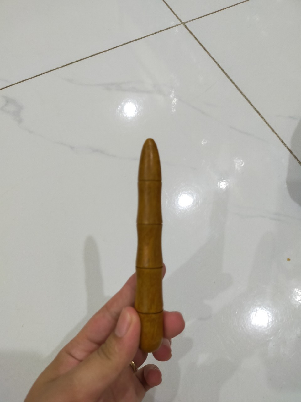 Cây day bấm huyệt 5 đốt bằng gỗ thơm