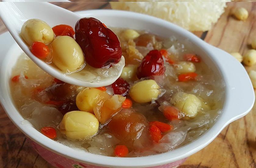 Táo đỏ sấy khô Hàn Quốc hộp 1kg (kèm túi xách quà tặng)