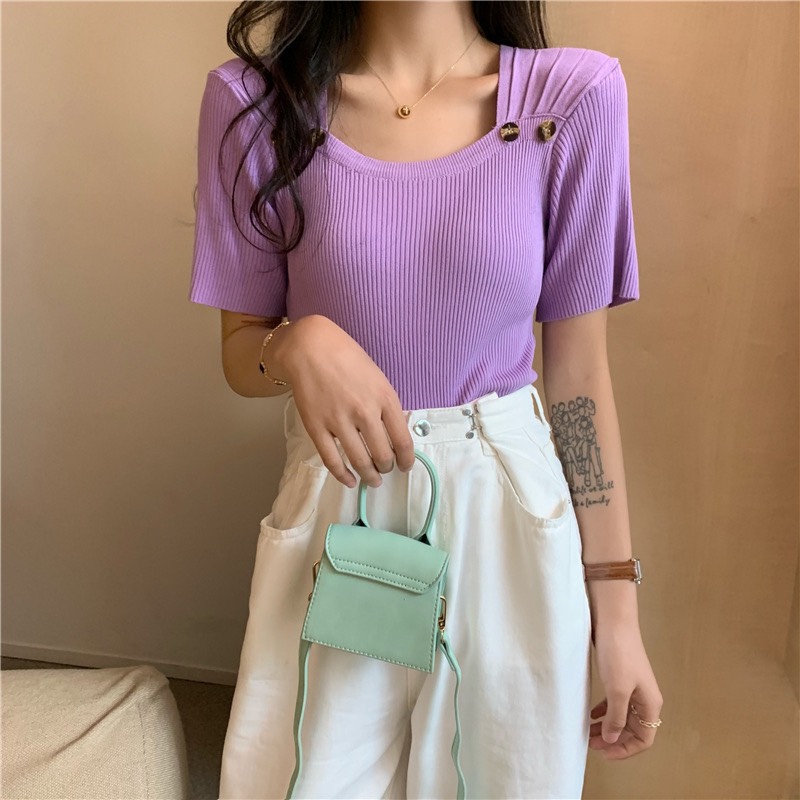 Áo thun ngắn tay cổ vuông phối nút T303
