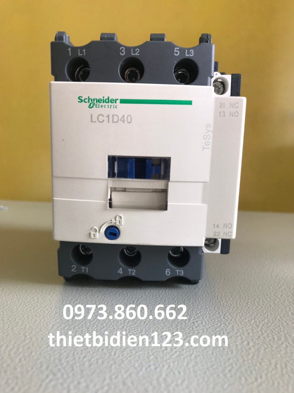 Khởi động từ Schneider LC1D..M7 cuộn hút 220V