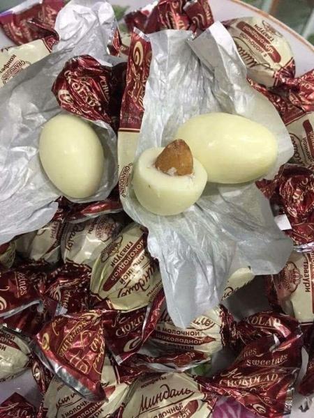 KẸO SOCOLA HẠNH NHÂN IVAN NGA GÓI 400G