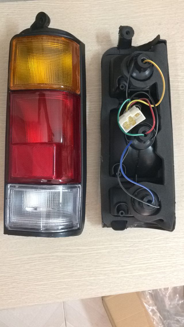 Đèn hậu Suzuki Carry & Damas