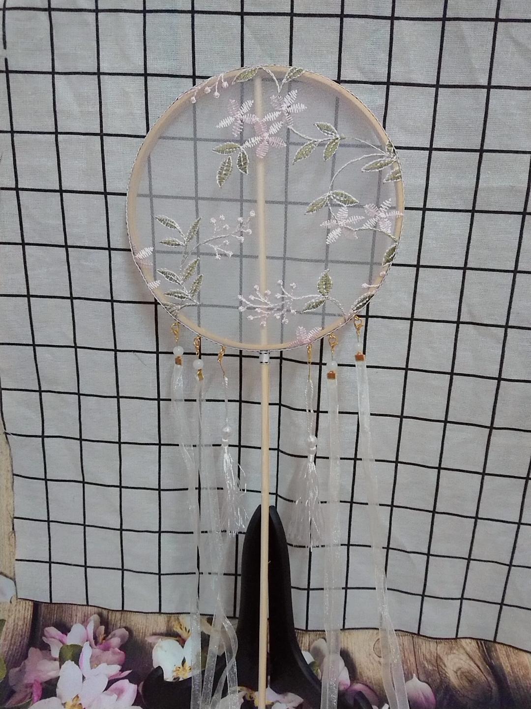 Quạt tròn thêu cán dài(hàng sẵn có)