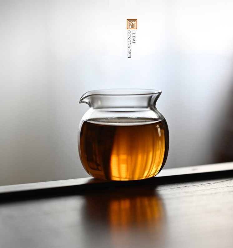 Tống chuyên trà thủy tinh chịu nhiệt Borosilicate cao cấp Dung Tích 230 ml