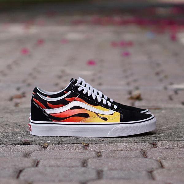 Giày Sneaker Nam Nữ Vans Lửa Buộc Dây Màu Đen Đỏ