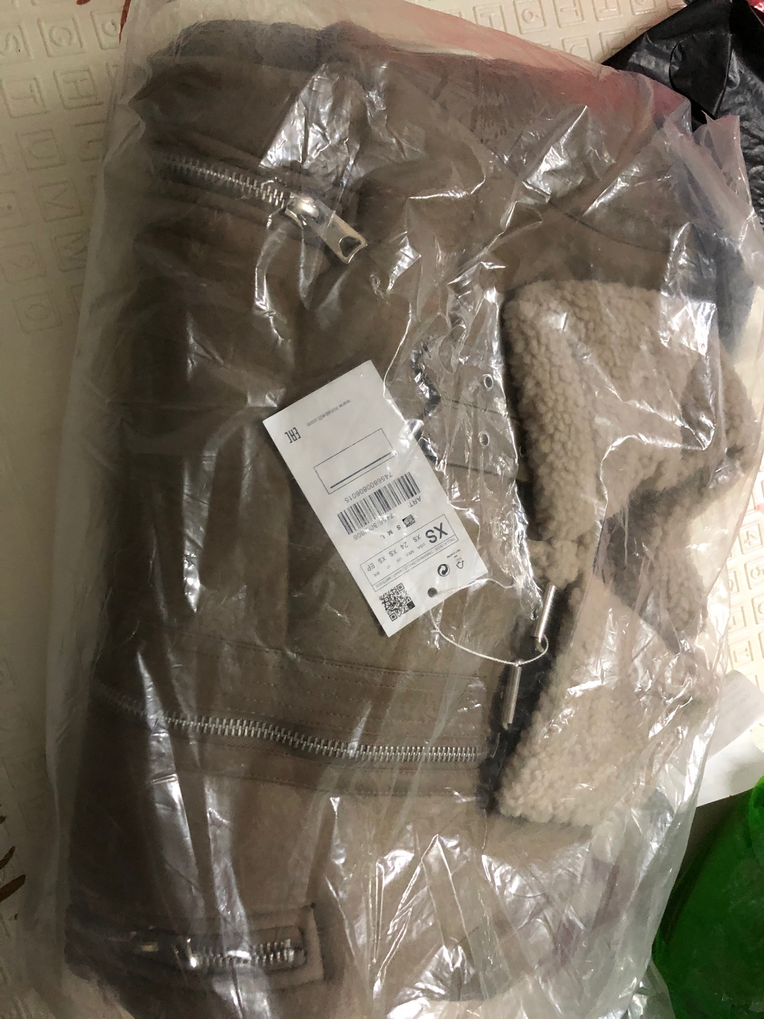 Áo khoác da lộn Zara
