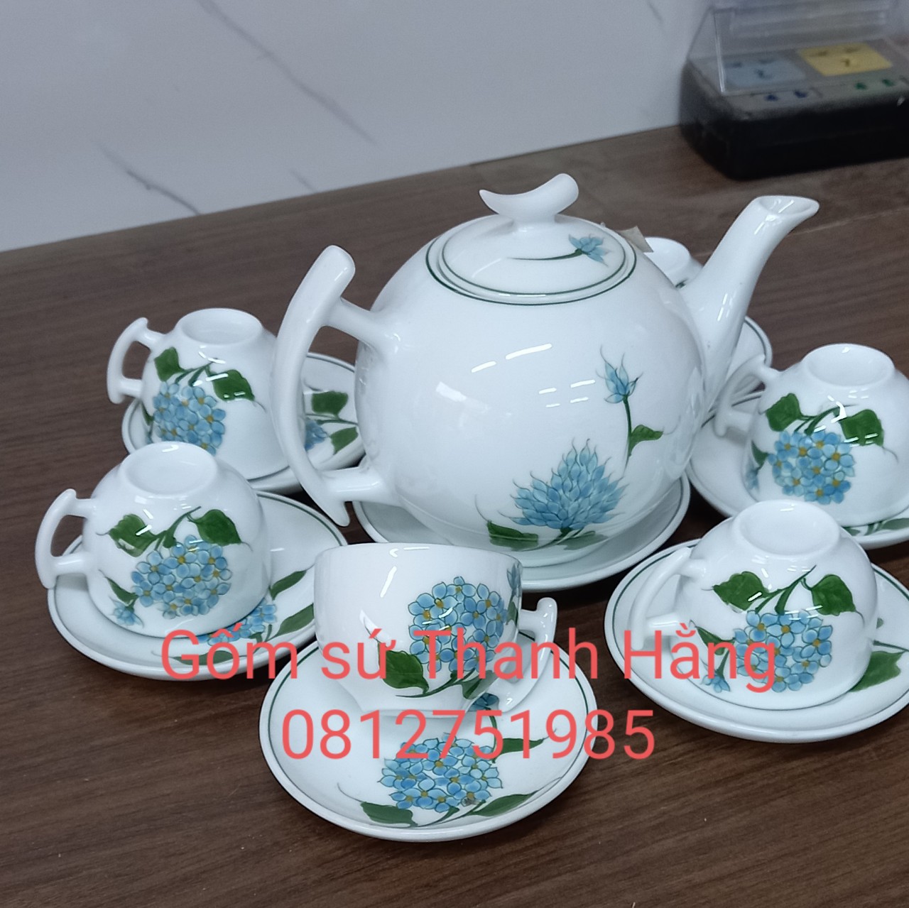 Ấm chén bát tràng vẽ hoa tú cầu