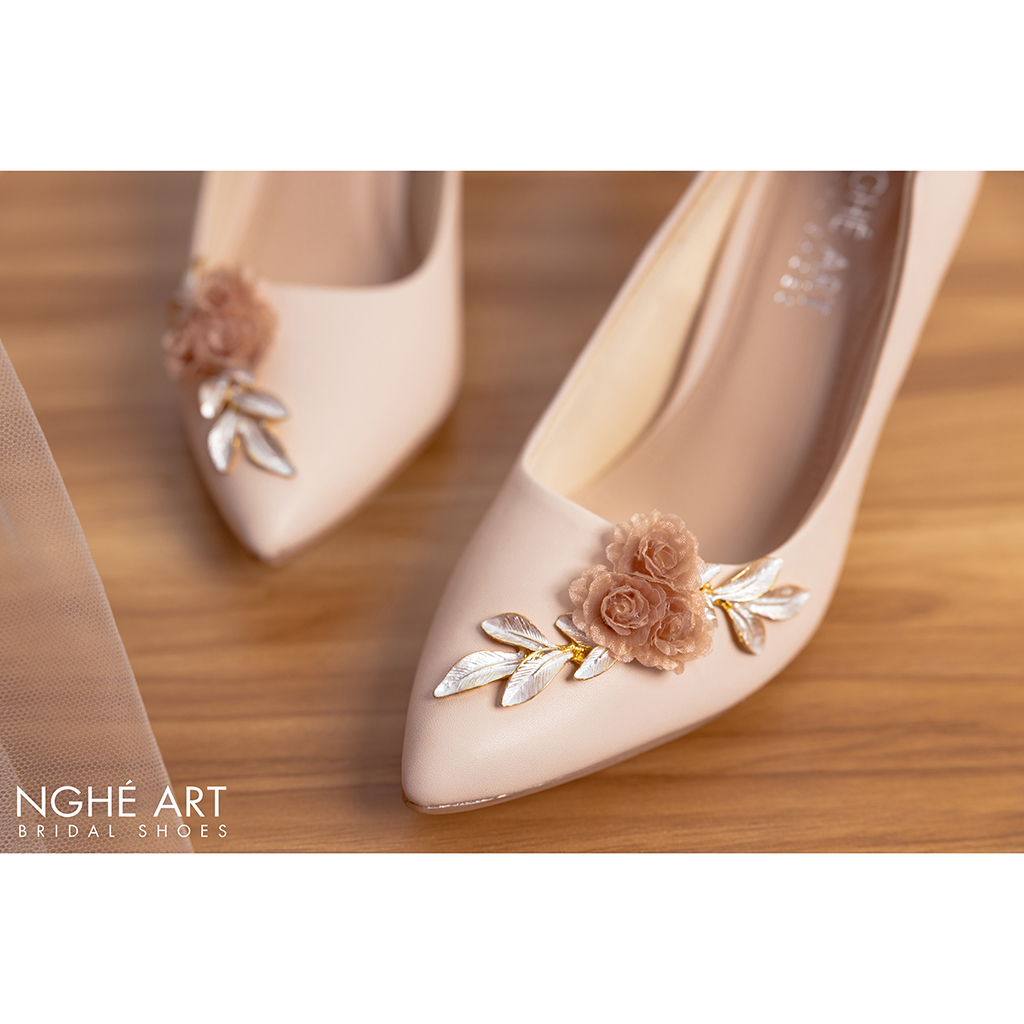 Giày cưới Nghé Art cao gót đính hoa lụa 224