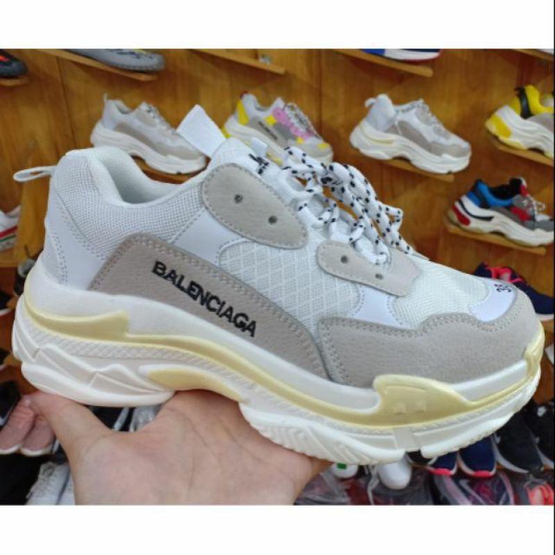 Giày Triple S màu xám trắng viền vàng