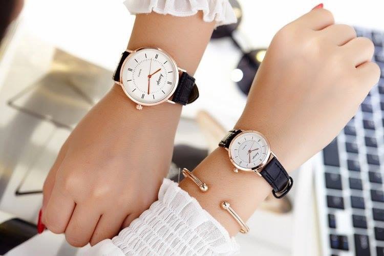 1 cặp đồng hồ nam nữ thức cơ cao cấp.( miễn)