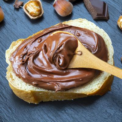 (Hàng Ý) Bơ hạt phỉ phết bánh mì Hazelnut Spread của nhãn hiệu Coles hủ 400GR