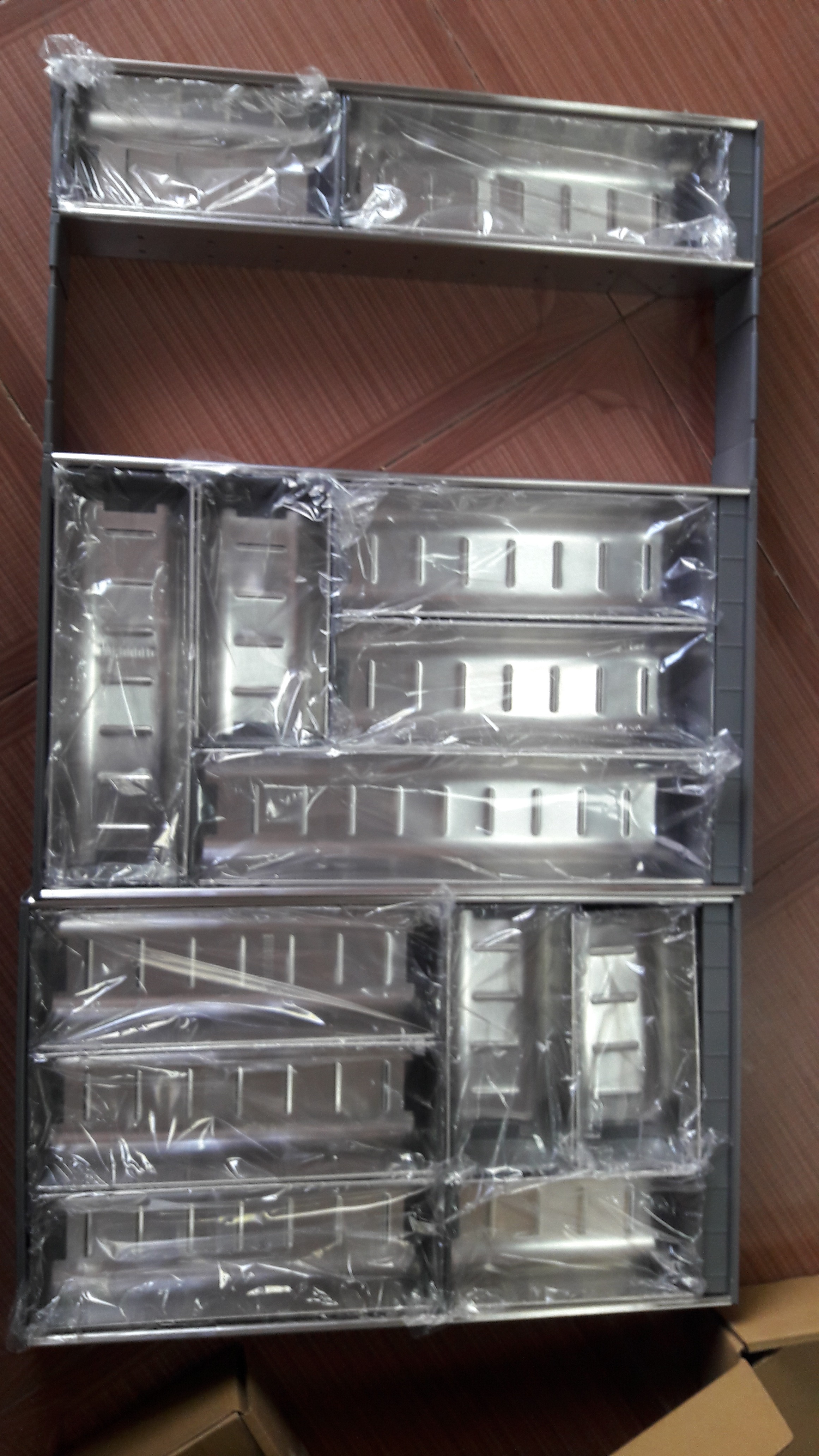 Khay chia thìa dĩa bằng Inox của hãng Eurogold, nhập khẩu.