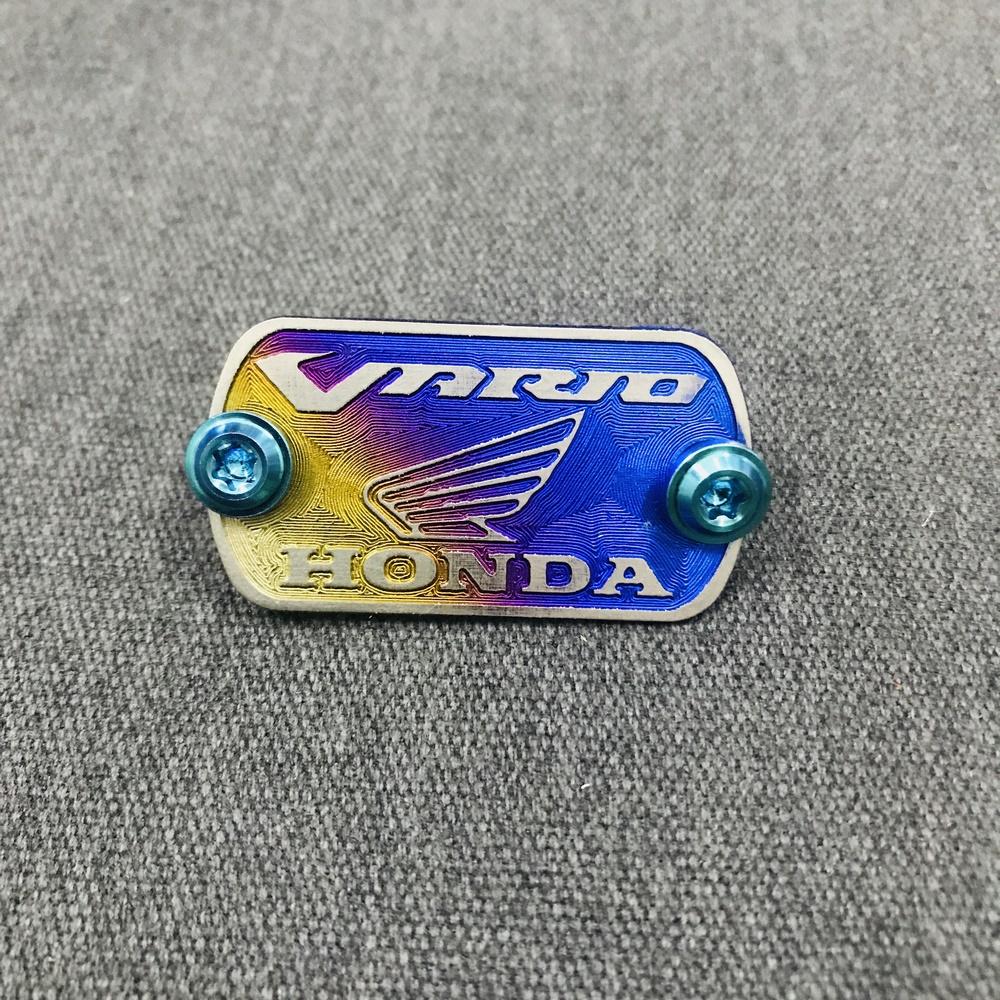 [HCM][COMBO ỐC GR5 2 CON] TEM TITAN NẮP BÌNH DẦU VÀ ỐC GR5 CHO XE VARIO (ỐC GR5 MÀU LỤC BẢO)