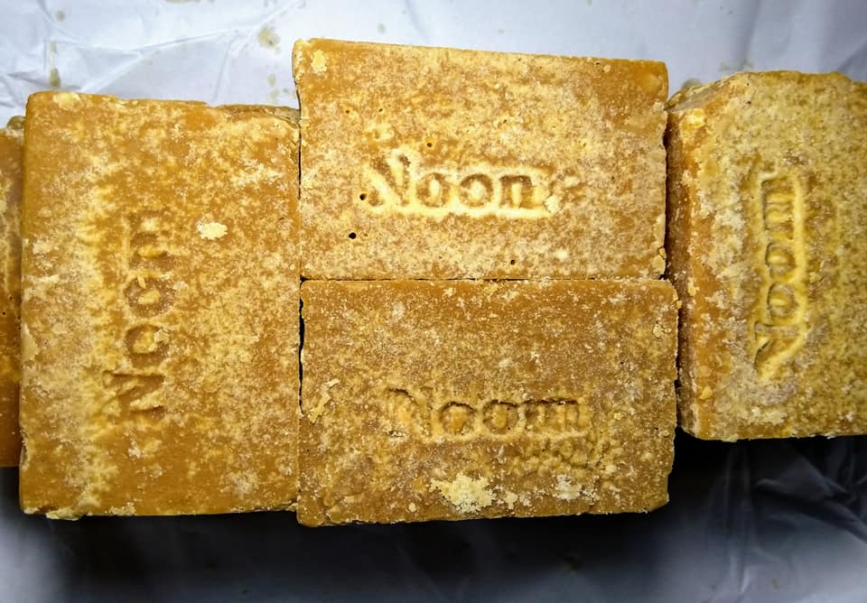 Đường mía thô Noom
