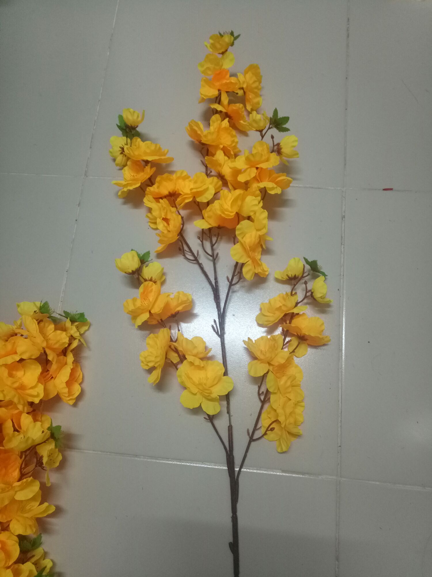 1 cành hoa mai cánh lớn - 1 mét